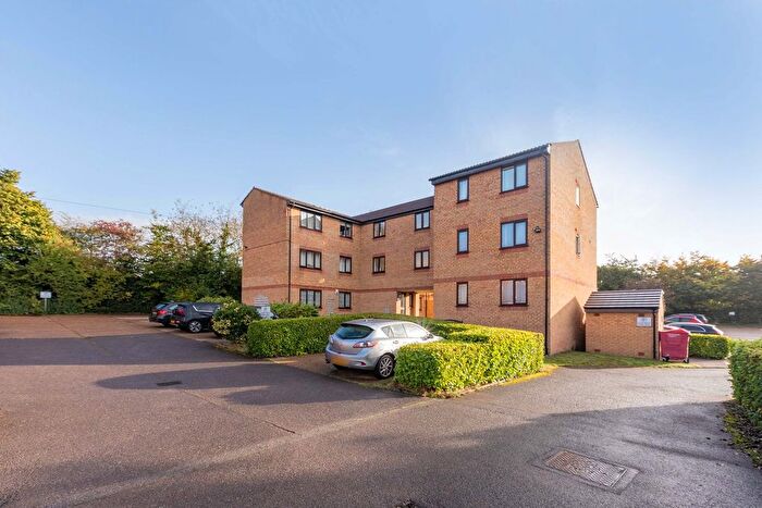 1 Bedroom Flat For Sale In Walpole Road, Slough, SL1