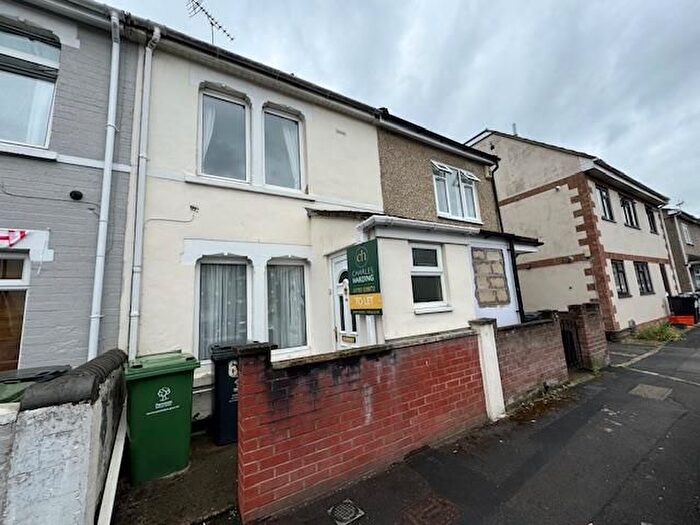 2 Bedroom Property To Rent In Agyle Street, Gorse Hill, SN2