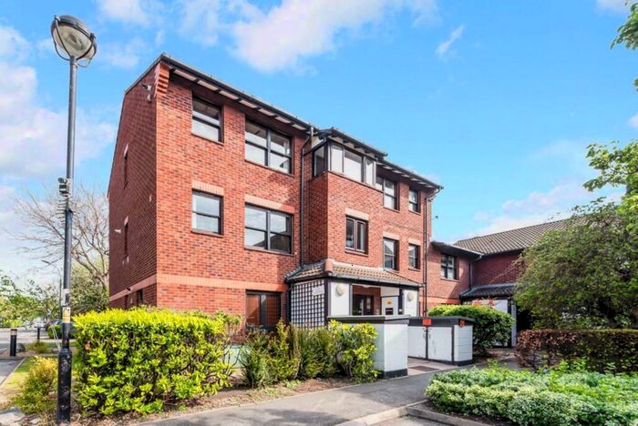 1 Bedroom Flat To Rent In Holley Road, Acton, W3