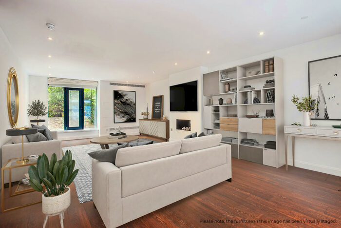 3 Bedroom Town House To Rent In Holyrood Court, Gloucester Avenue Primrose Hill, NW1