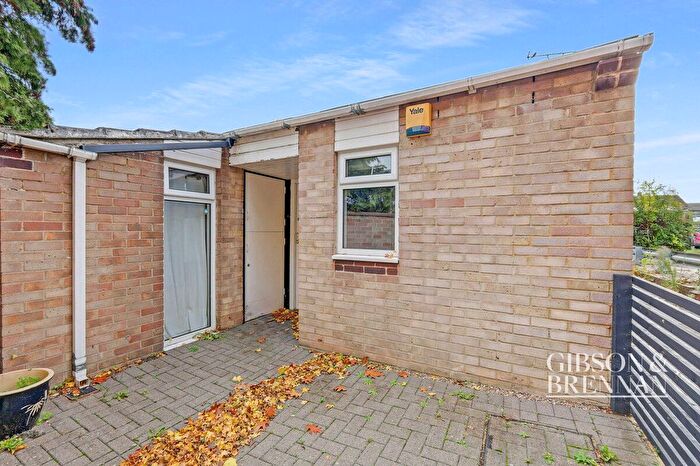 2 Bedroom Bungalow For Sale In Winifred Road, Basildon, SS13