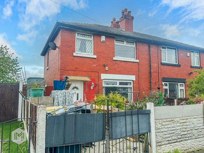 3 Bedroom Semi-Detached House For Sale In Brookhouse Avenue, Farnworth, BL4