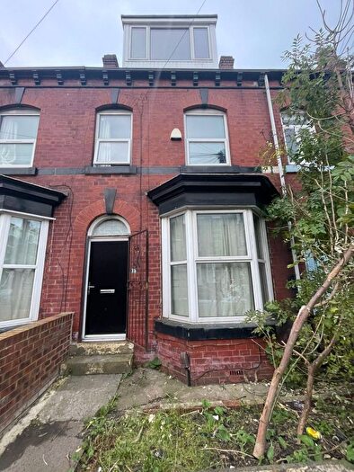4 Bedroom Terraced House To Rent In Ashville Grove, Hyde Park, Leeds, LS6