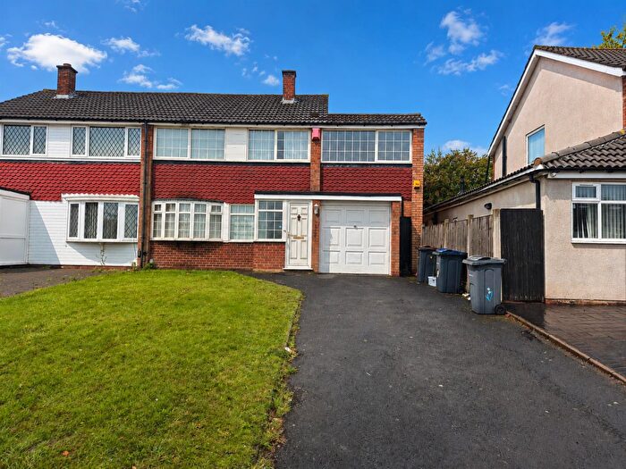 4 Bedroom Semi Detached House To Rent In Highmore Drive, Bartley Green, Birmingham, B32