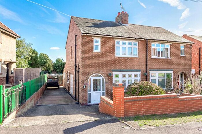 3 Bedroom Semi-Detached House For Sale In Valley Road, Wellingborough, NN8