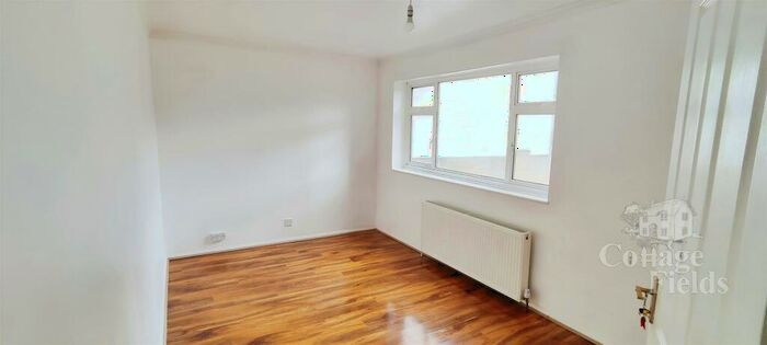 3 Bedroom Flat To Rent In Tillotson Road, London, N9