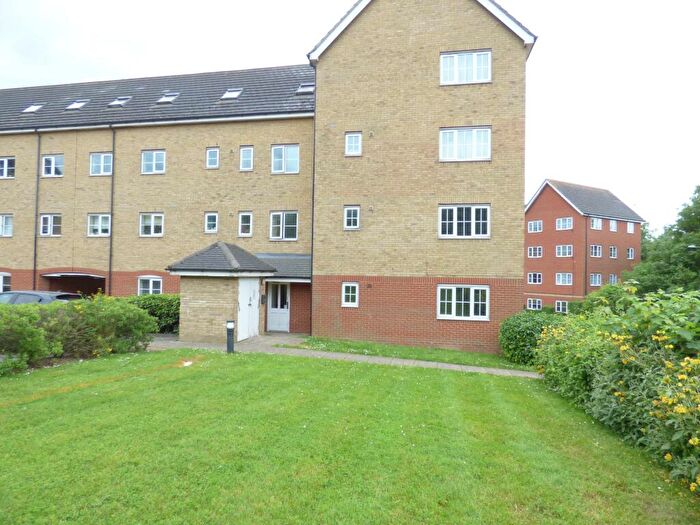 2 Bedroom Flat To Rent In Kendal, Purfleet, RM19