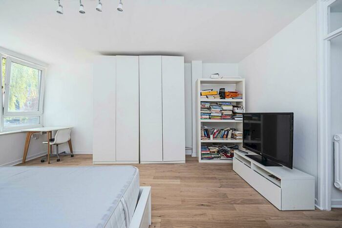 Studio To Rent In Cropley Street, Islington, London, N1