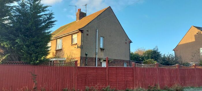3 Bedroom Semi-Detached House To Rent In Headingley Road, Rushden, NN10