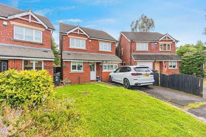 3 Bedroom Detached House For Sale In St. Josephs Close, Oldham, OL2