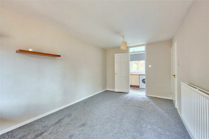 1 Bedroom Apartment To Rent In Oldridge Road, SW12