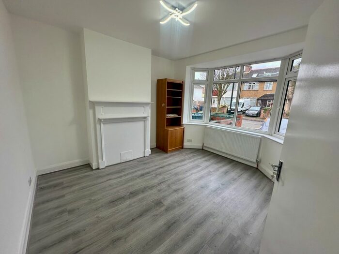 4 Bedroom Terraced House To Rent In Cornwall Avenue, Southall, UB1