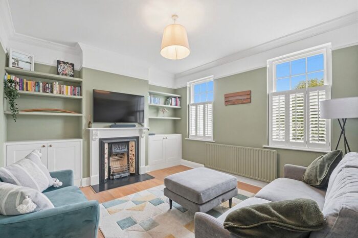 4 Bedroom Flat For Sale In Swaby Road, Earlsfield, London, SW18