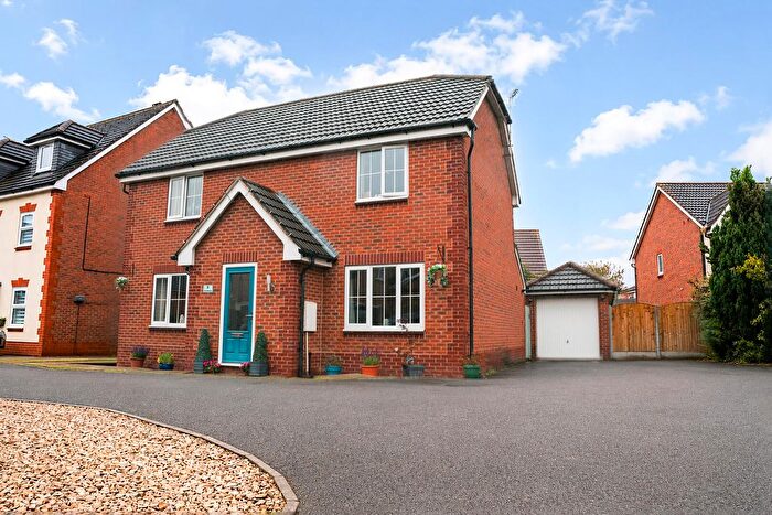 4 Bedroom Detached House For Sale In Royal Birkdale Way, Normanton, WF6