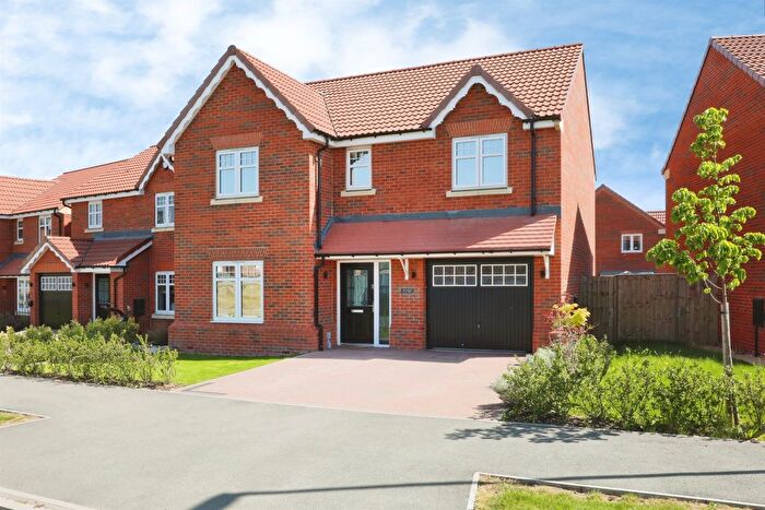 4 Bedroom Detached House For Sale In Butterfly Way, New Rossington, Doncaster, DN11