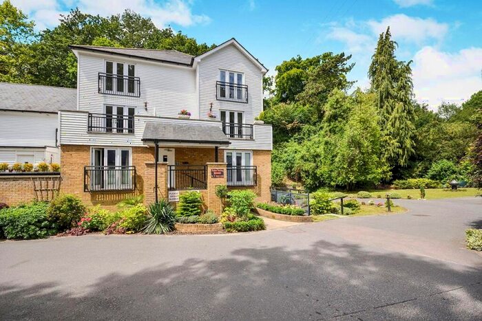 2 Bedroom Flat To Rent In Hayle Mill Hayle Mill Road, Maidstone, Kent, ME15