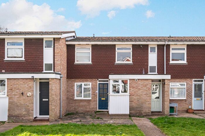 2 Bedroom Maisonette To Rent In Blenheim Road, London, SW20