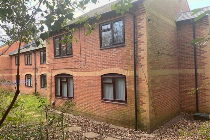 1 Bedroom Flat To Rent In Black Dam, Basingstoke, RG21