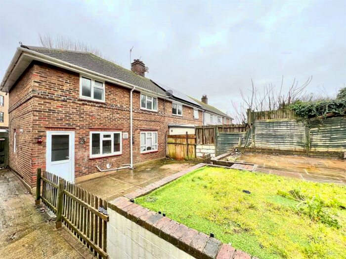 3 Bedroom Semi-Detached House To Rent In Whitehawk Road, Brighton, BN2