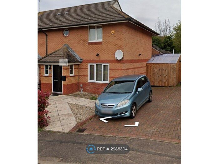 4 Bedroom Semi-Detached House To Rent In Larks Close, Haverhill, CB9