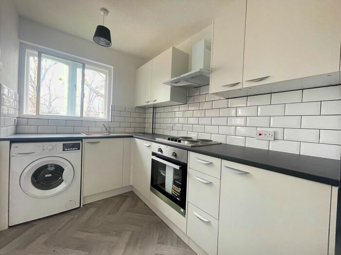 1 Bedroom Flat To Rent In Fillebrook Road, London, E11
