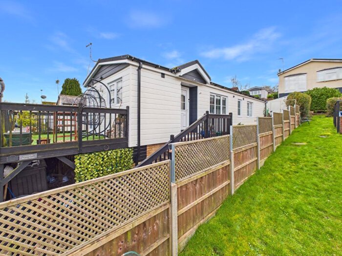 2 Bedroom Park Home For Sale In Old Sax Lane, Chartridge, Chesham, Buckinghamshire, HP5