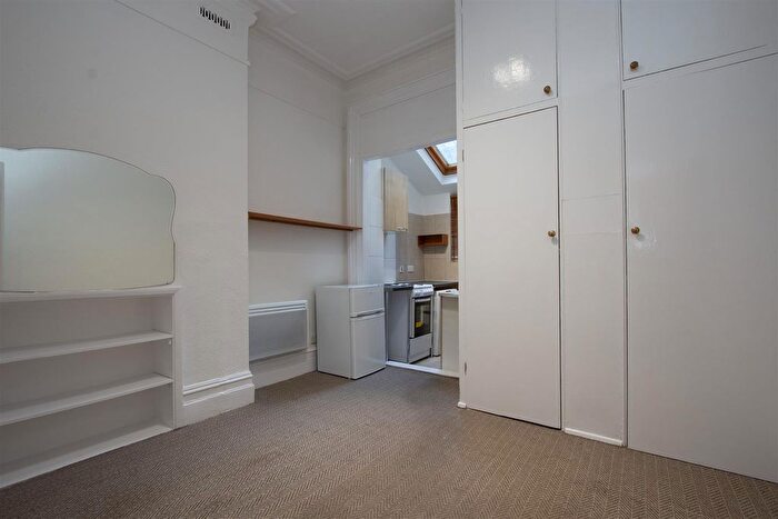 Studio To Rent In Ashlake Road, London, SW16