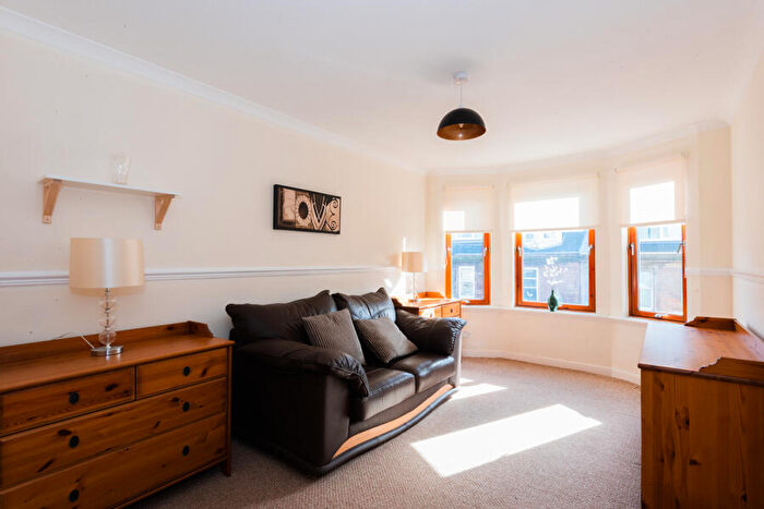 1 Bedroom Flat To Rent In Kempock Street, Gourock, Gourock, PA19