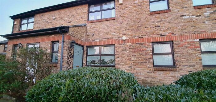 Studio To Rent In Croftongate Way, London, SE4