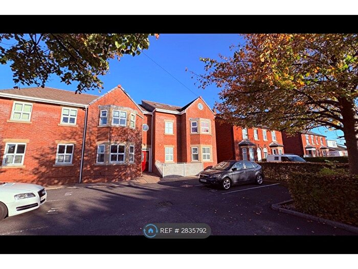 2 Bedroom Flat To Rent In Smithy Court, Preston, PR4