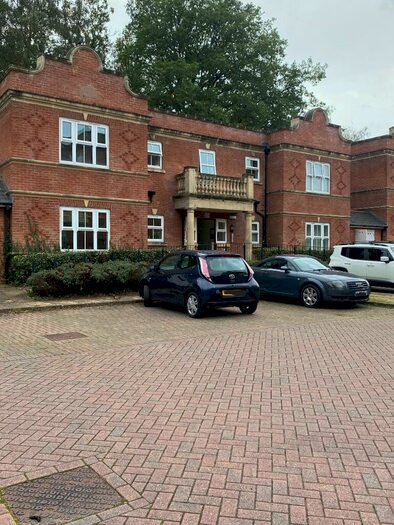 1 Bedroom Flat To Rent In Franklin Court, Godalming, Surrey, GU8