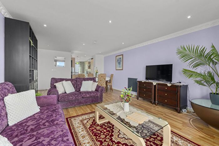 3 Bedroom Flat For Sale In Western Harbour View, Edinburgh, EH6