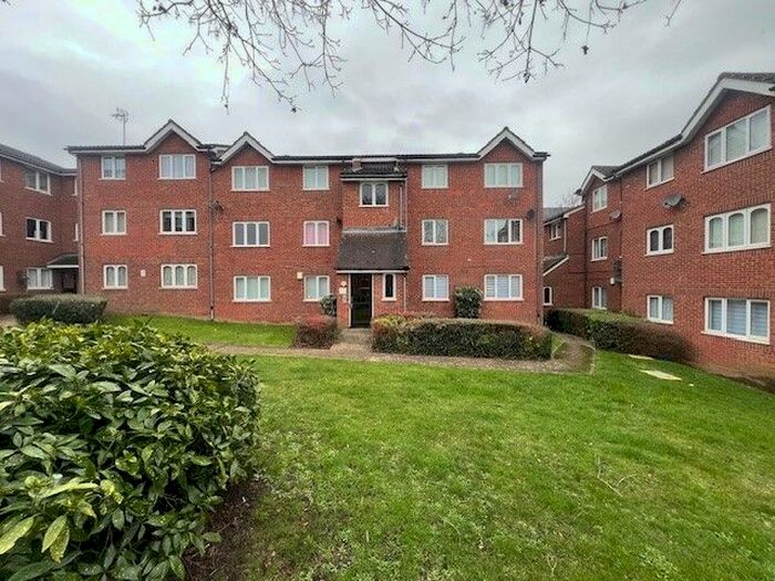 1 Bedroom Flat To Rent In Howard Close, Waltham Abbey, EN9