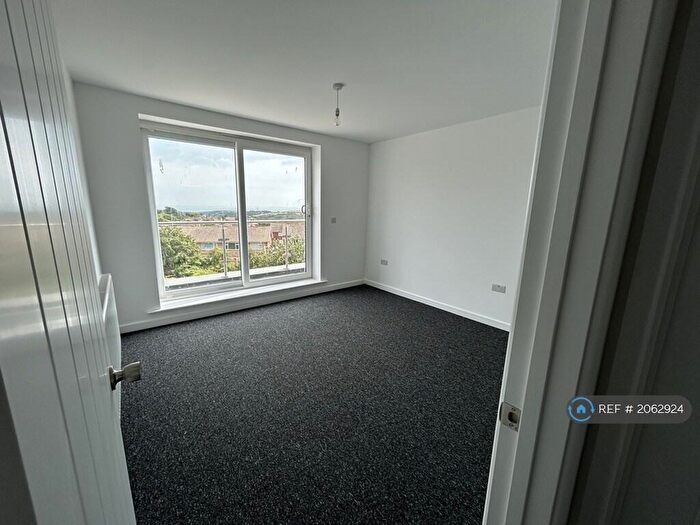 2 Bedroom Flat To Rent In Warren Way, Brighton, BN2