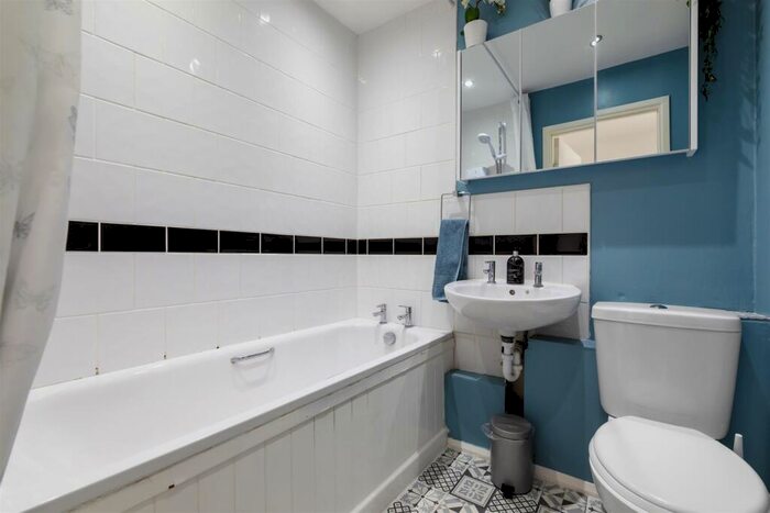 2 Bedroom Terraced House For Sale In Alders Close, Wanstead, E11