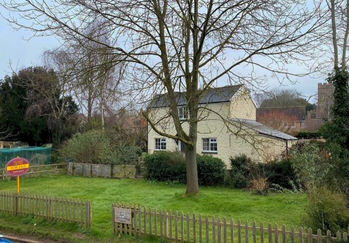 4 Bedroom Cottage For Sale In Castle Ashby Road, Yardley Hastings, Northamptonshire, NN7