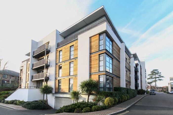 3 Bedroom Flat To Rent In Scott Avenue, London SW15