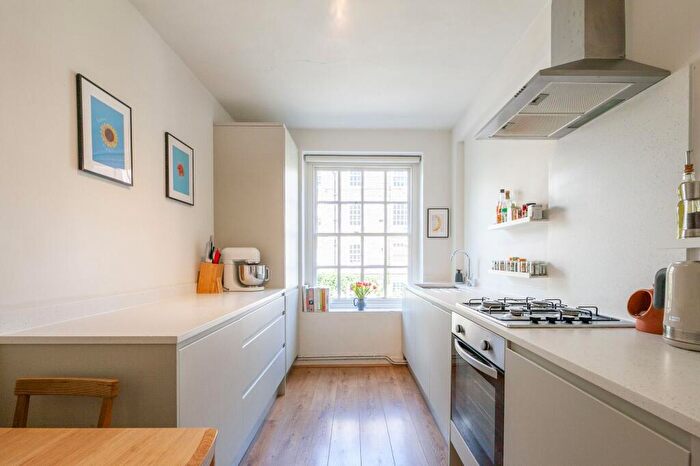 2 Bedroom Flat For Sale In Pritchards Road, Dinmont House, E2 - Photo 3