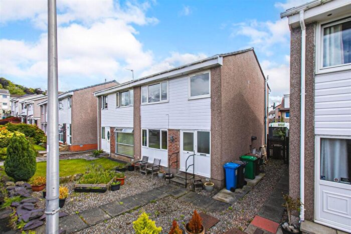 3 Bedroom Semi-Detached House For Sale In Rowan Grove, Dunfermline, KY11