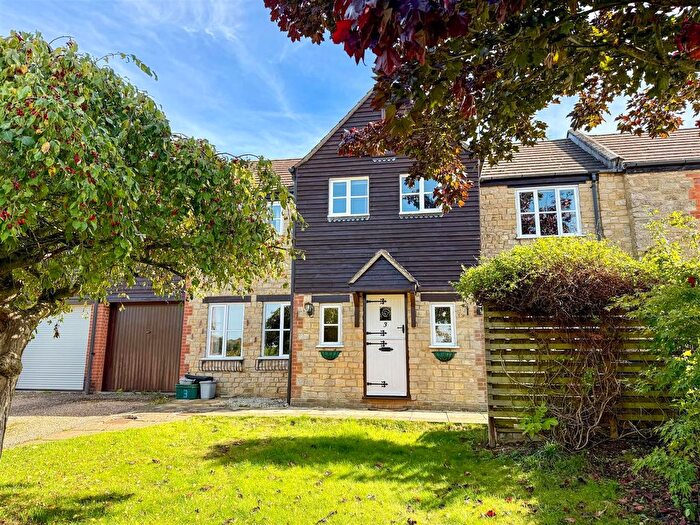 3 Bedroom Barn Conversion For Sale In Home Close, Eastcote, Towcester, NN12