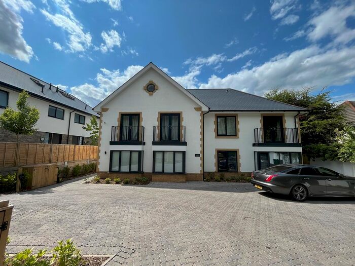 3 Bedroom Town House To Rent In Carbery Avenue, Bournemouth, BH6