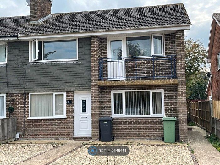 2 Bedroom Maisonette To Rent In Britten Road, Basingstoke, RG22