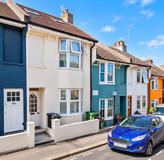 4 Bedroom Terraced House For Sale In Lynton Street, Brighton, Brighton & Hove, BN2