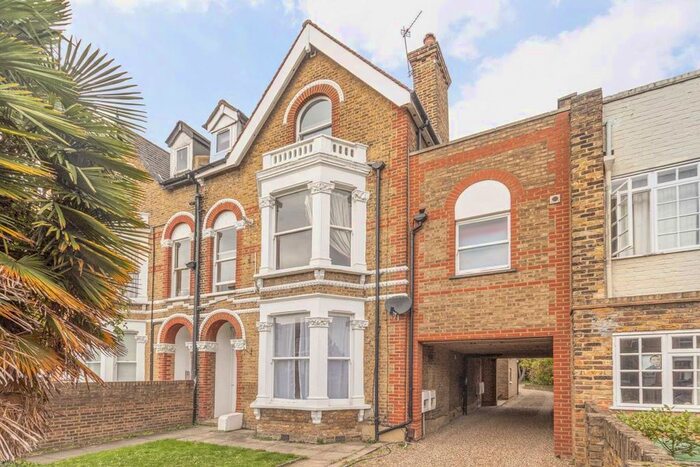 1 Bedroom Flat To Rent In Queens Road, London, SW19