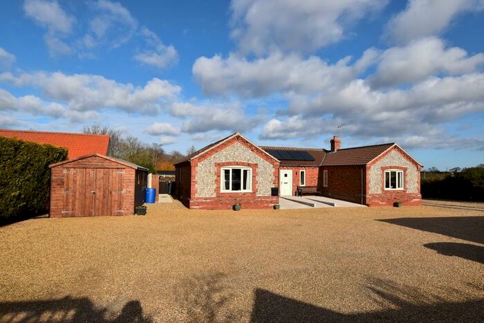 4 Bedroom Detached Bungalow For Sale In Thorpe Market, Norwich, NR11