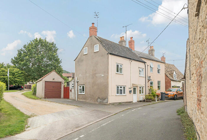 2 Bedroom Semi-Detached House For Sale In Shute Street, Kings Stanley, Stonehouse, Gloucestershire, GL10