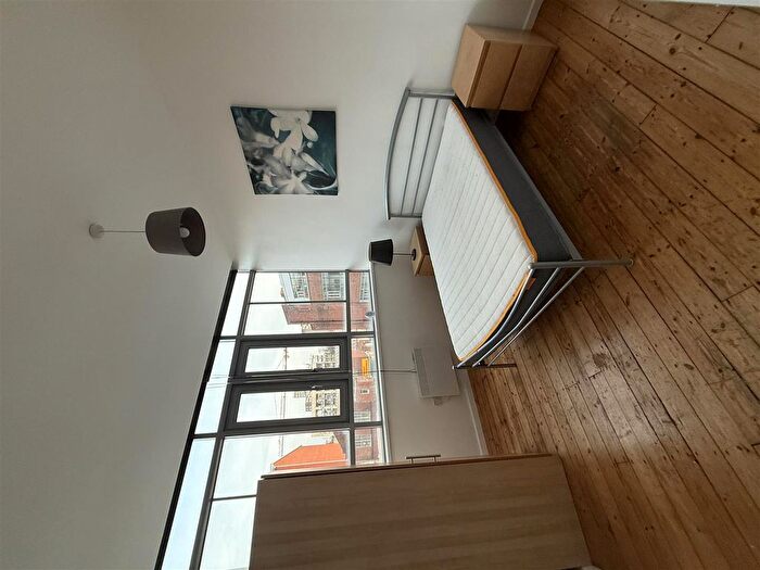 2 Bedroom Flat To Rent In Byron Street, Leeds, LS2