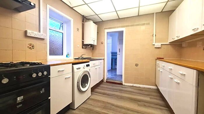3 Bedroom Terraced House To Rent In Harcourt Road, London, E15