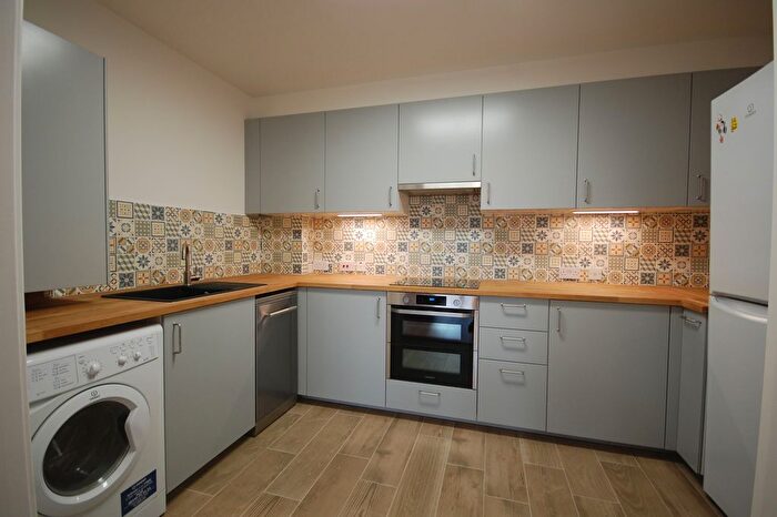 1 Bedroom Flat To Rent In Chiswick High Road, London, W4