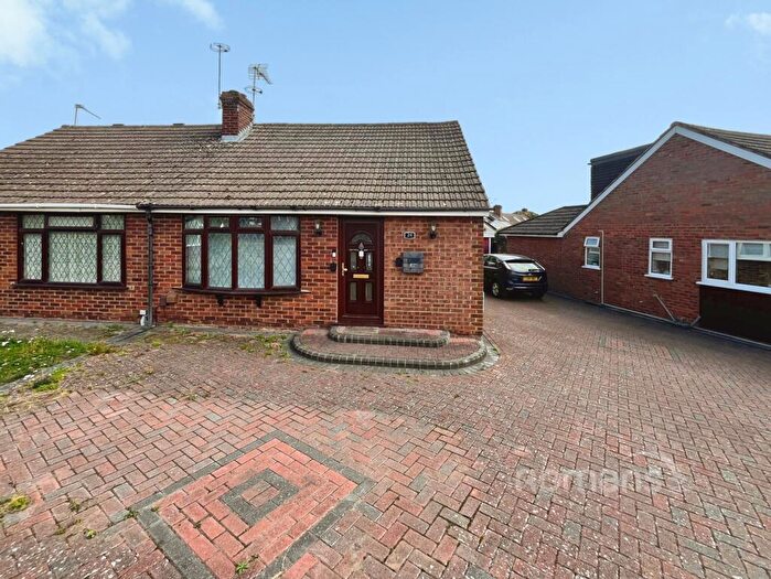 1 Bedroom Bungalow For Sale In Pearce Road, Maidenhead, Berkshire, SL6